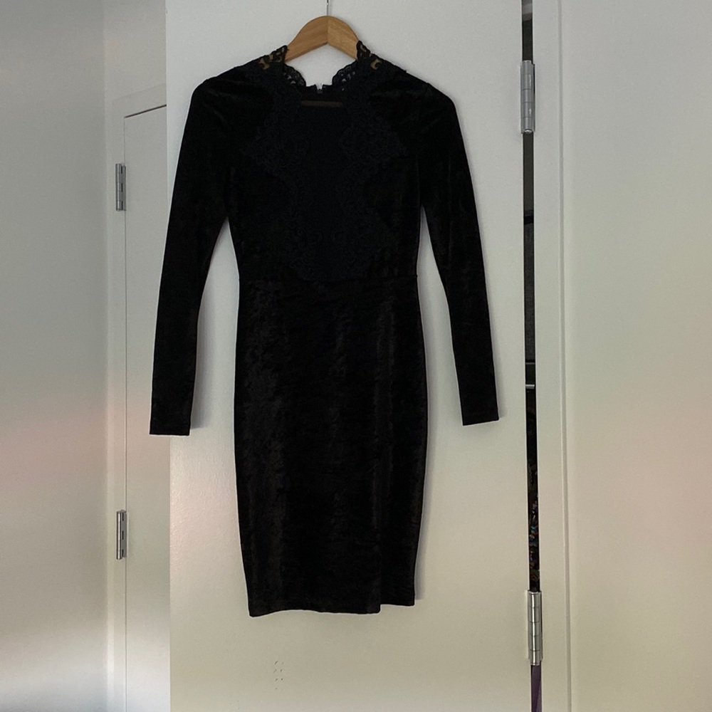 French Connection Dress / Black Velvet / Size US 2